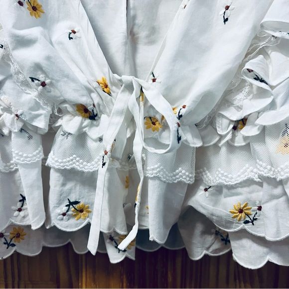For Love and Lemons Shelby daisy puff sleeve cropped tie front shirt top S small - Picture 2 of 8